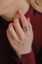Cargar imagen en el visor de la galería, ANILLO DUNA SILVER
